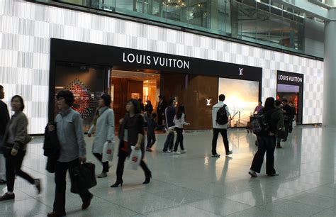 louis vuitton at cdg airport|Louis Vuitton duty free prices.